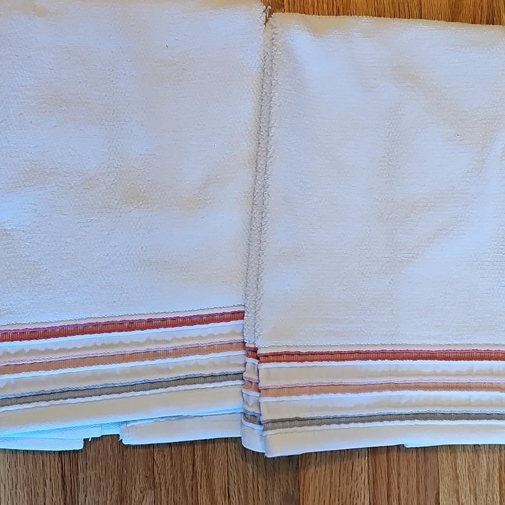 2 Threshold Hand Towel with Subtle Pink Stripes